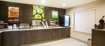 La Quinta Inn & Suites by Wyndham Pontoon Beach