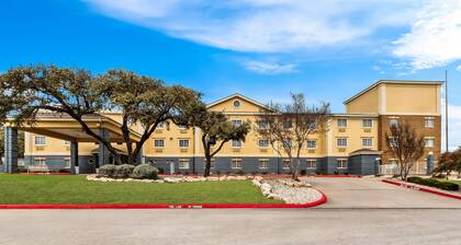 Quality Inn & Suites San Antonio Airport - Stone Oak
