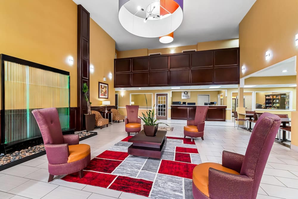 Quality Inn & Suites San Antonio Airport - Stone Oak