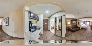 Suite, 2 camas dobles, no fumadores | Caja fuerte, escritorio, tabla de planchar con plancha y wifi gratis