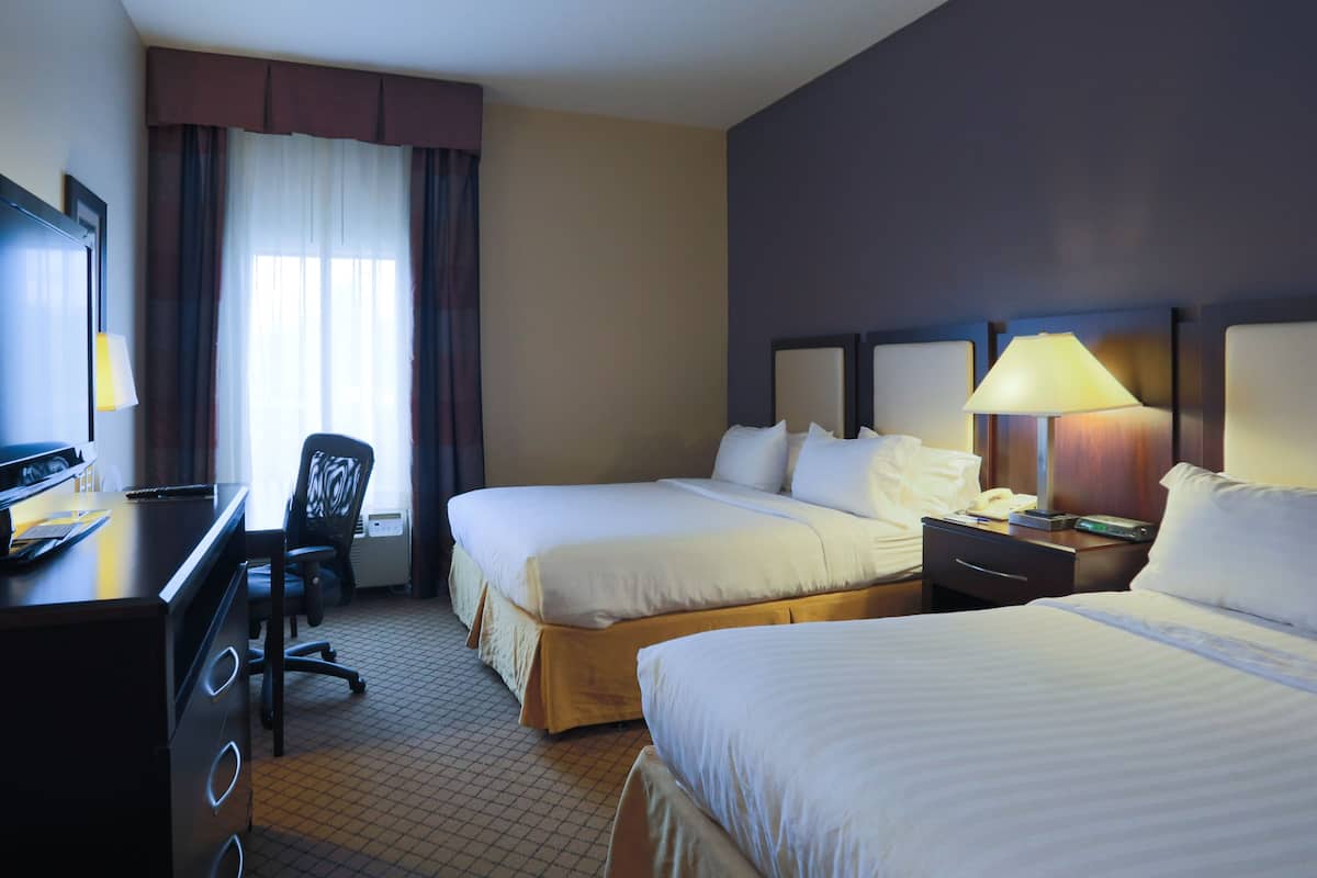 Standard Room | 1 bedroom, premium bedding, in-room safe, desk