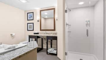 Suite, 1 King Bed with Sofa bed, Non Smoking (2 Person Sofa bed)