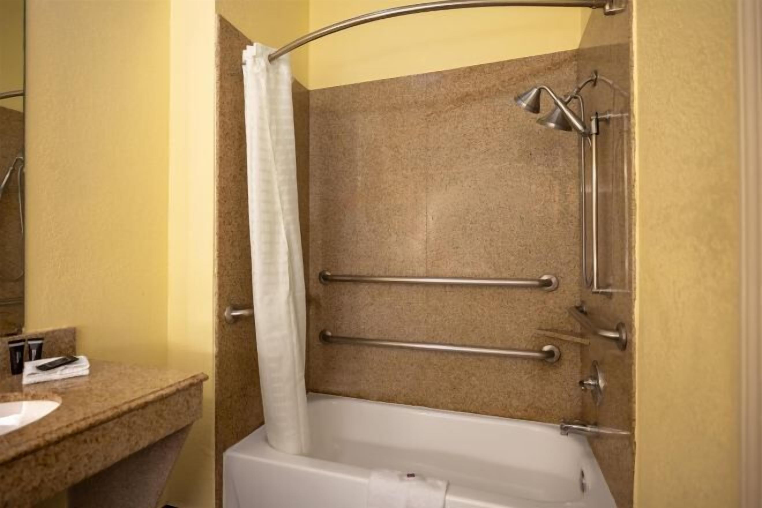 Kombinert dusj/badekar og dype avslapningsbadekar