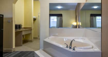 Studio 6 Suites – Pasadena, TX