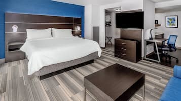Escritorio, cortinas opacas, tabla de planchar con plancha y wifi gratis