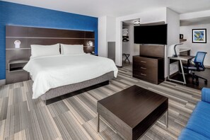 Escritorio, cortinas opacas, tabla de planchar con plancha y wifi gratis