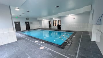 Indendørs pool