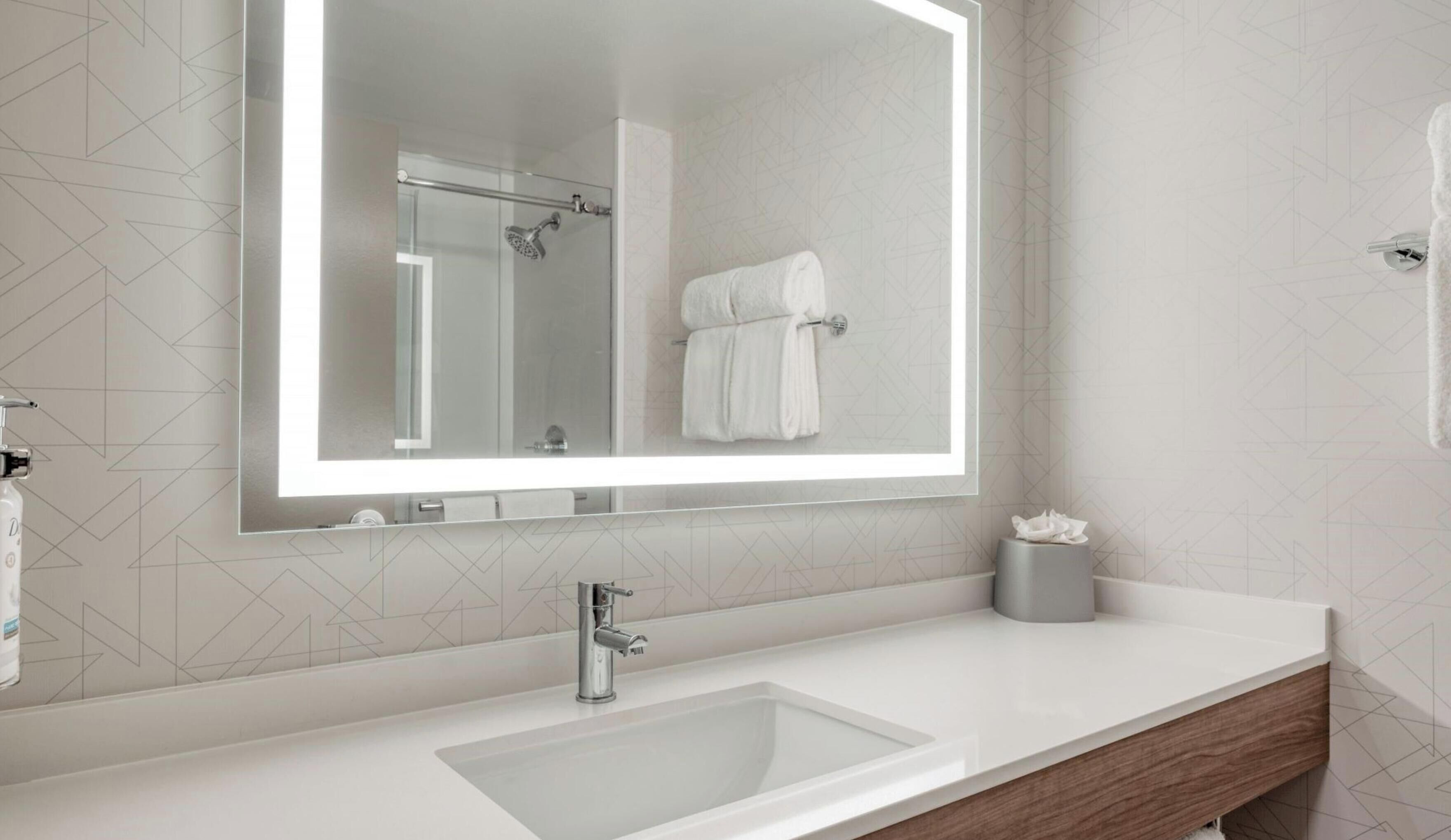 Coffres-forts dans les chambres, bureau, rideaux occultants