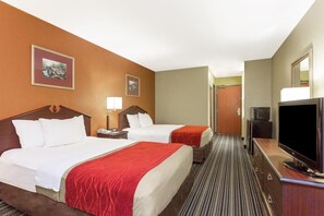 1 bedroom, premium bedding, desk, laptop workspace