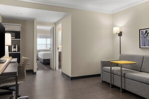 Suite, 1 King Bed | Desk, blackout drapes, soundproofing, iron/ironing board - Holiday Inn Hotel & Suites Oakville @ Bronte by IHG (Oakville)