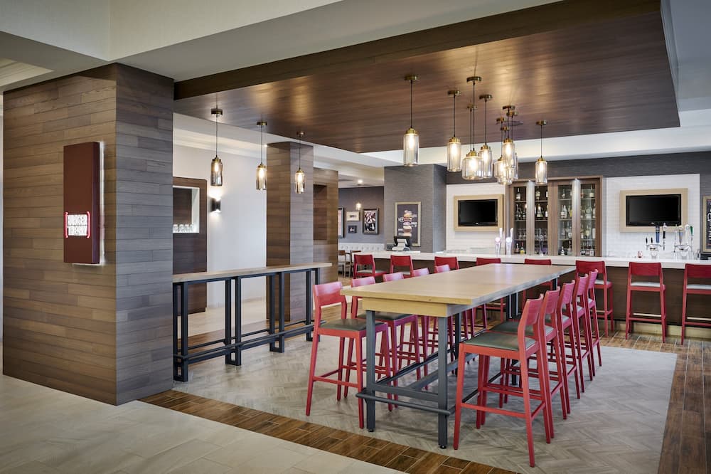 Holiday Inn Hotel & Suites Oakville @ Bronte by IHG
