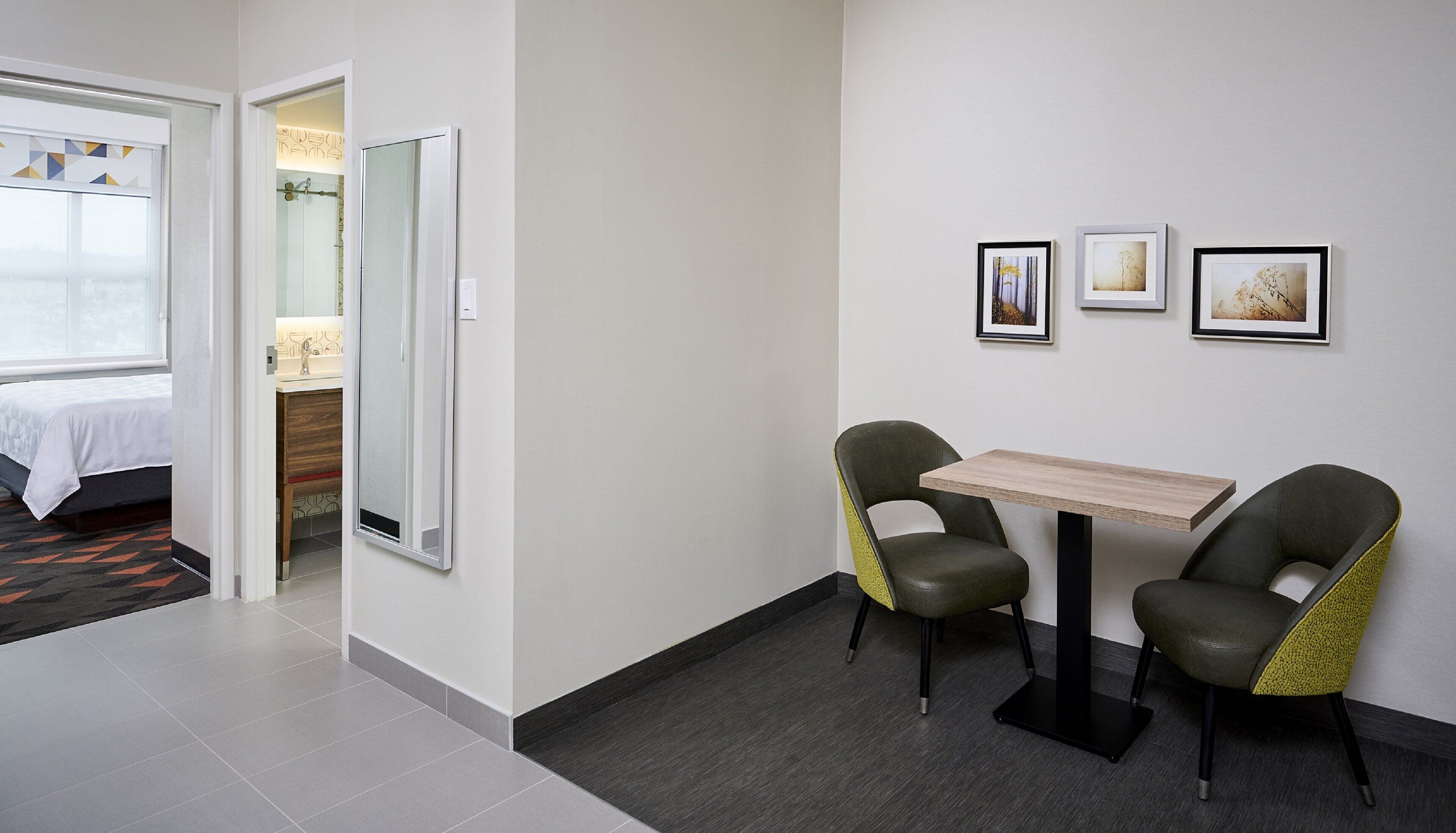 suite, 1 queen bed | 1 bedroom, desk, blackout curtains, soundproofing