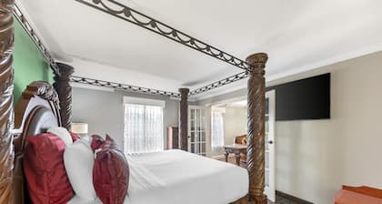 Best Western Plus Georgetown Inn & Suites