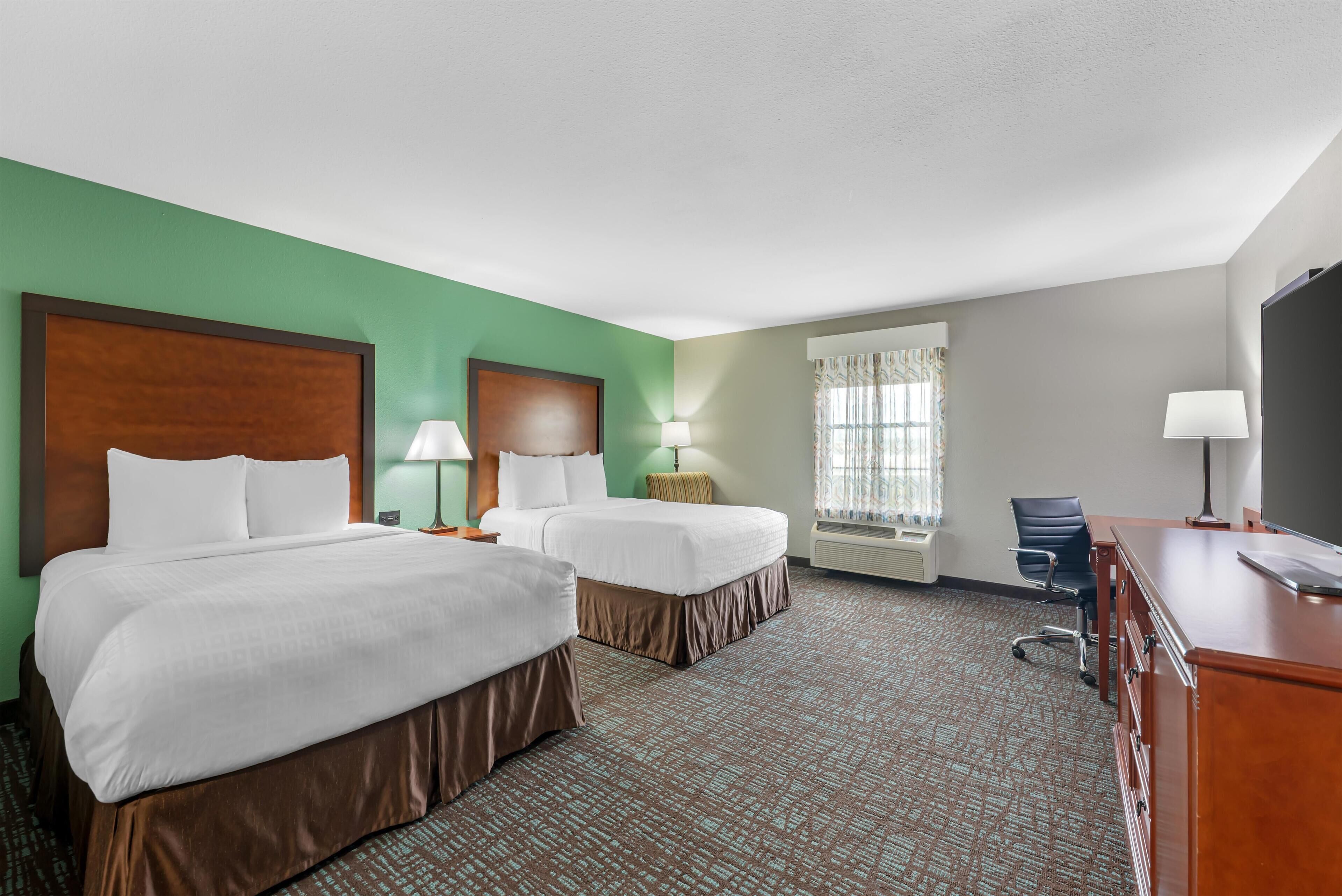 Standard Room, 2 Queen Beds, Non Smoking | Room amenity