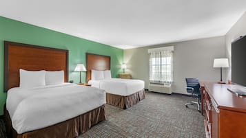 Standard Room, 2 Queen Beds, Non Smoking | Room amenity