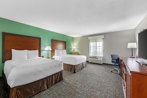 Standard Room, 2 Queen Beds, Non Smoking | Room amenity