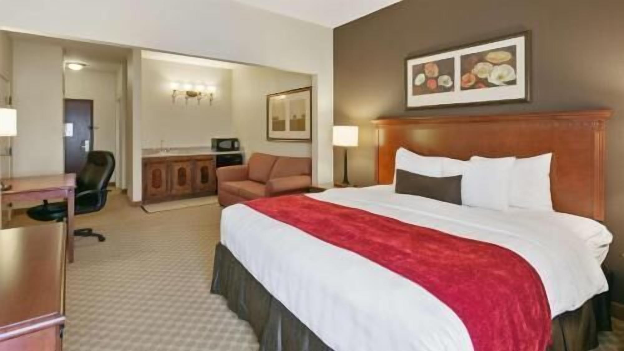 Pillow-top beds, desk, laptop workspace, iron/ironing board