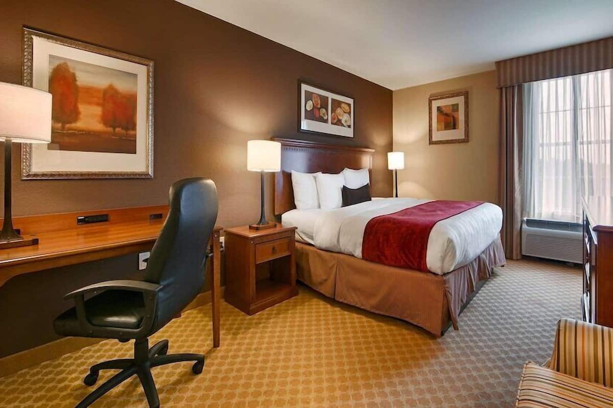 Pillow-top beds, desk, laptop workspace, iron/ironing board