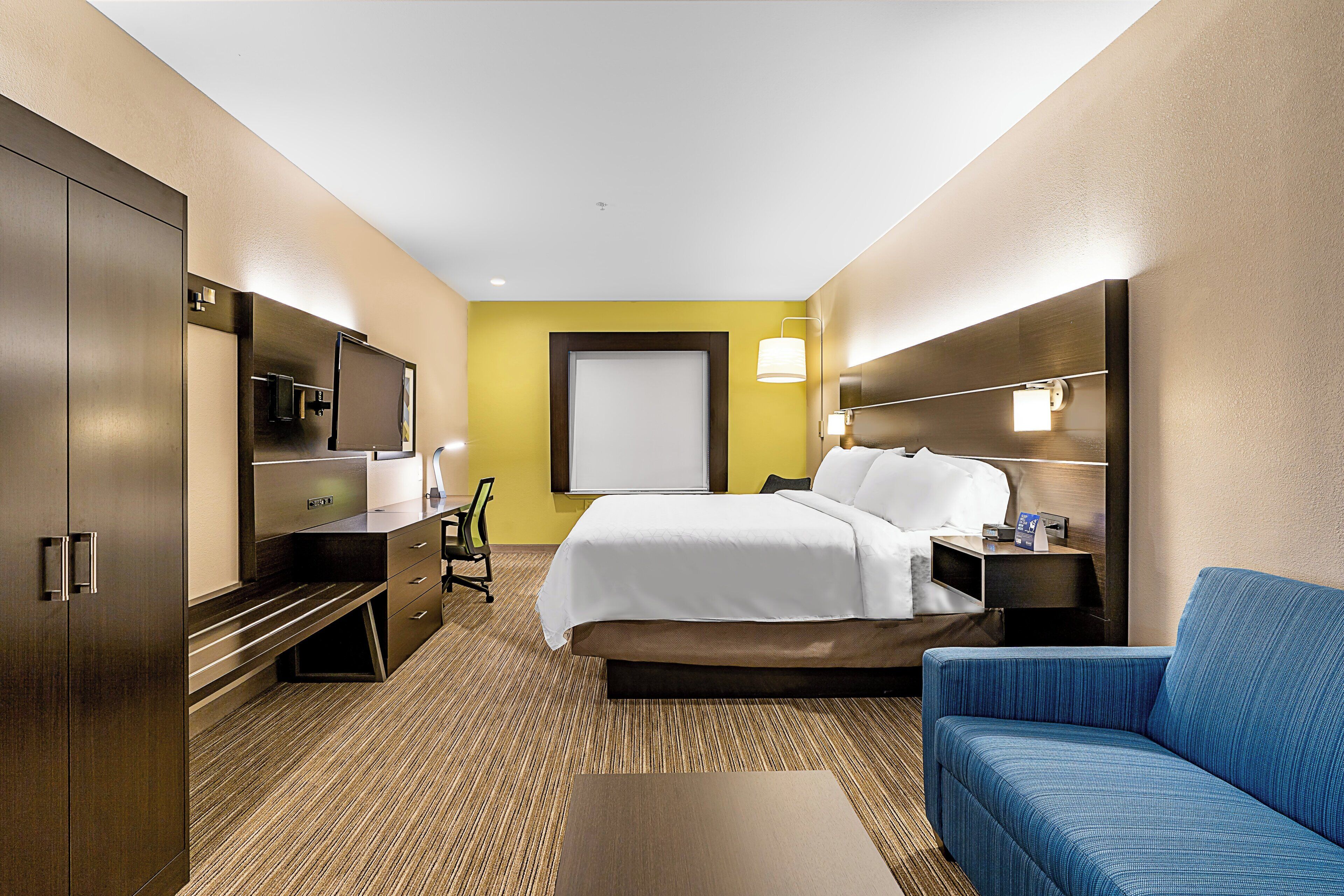 Egyptian cotton sheets, premium bedding, down comforters, pillowtop beds