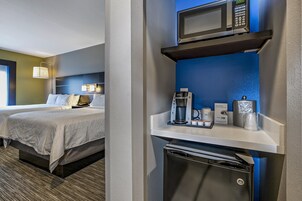 Standard Room, 2 Queen Beds | Egyptian cotton sheets, premium bedding, down comforters, pillowtop beds