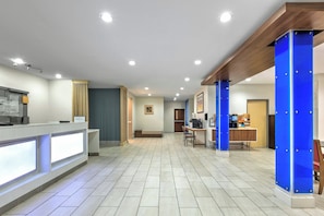 Reception - Holiday Inn Express Hotel & Suites Livingston by IHG (Livingston)