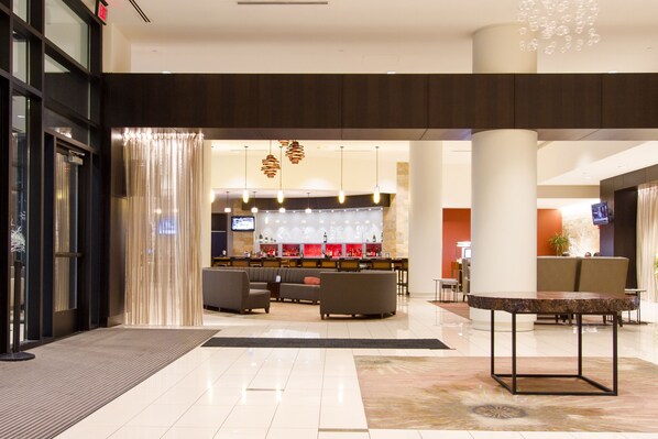 Serves lunch, dinner, and happy hour