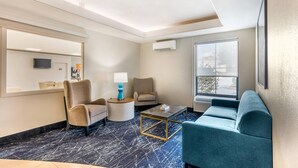 Lobby - Comfort Inn & Suites Saint Louis Lafayette Square (St. Louis)