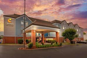 Exterior - Comfort Inn & Suites Saint Louis Lafayette Square (St. Louis)