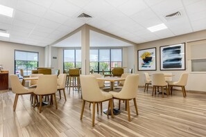 Desayuno buffet incluido todos los días