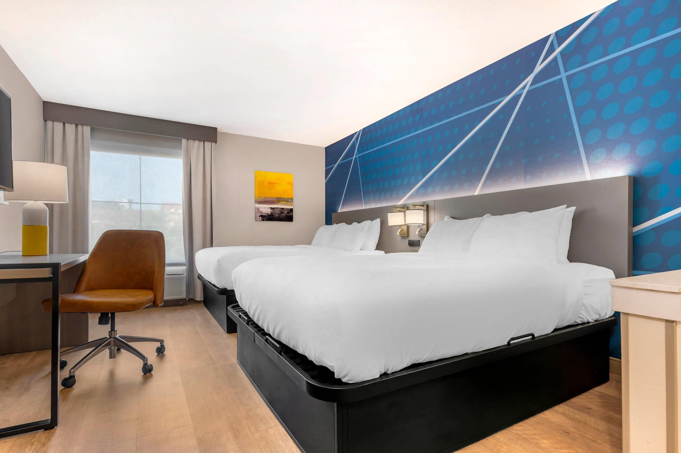 Suite, 2 queensize-senger, ikke-røyk | Sengetøy av topp kvalitet, skrivebord, lydisolert og strykejern/-brett