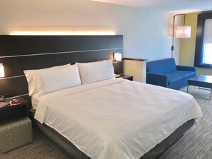 1 dormitorio, caja fuerte, tabla de planchar con plancha