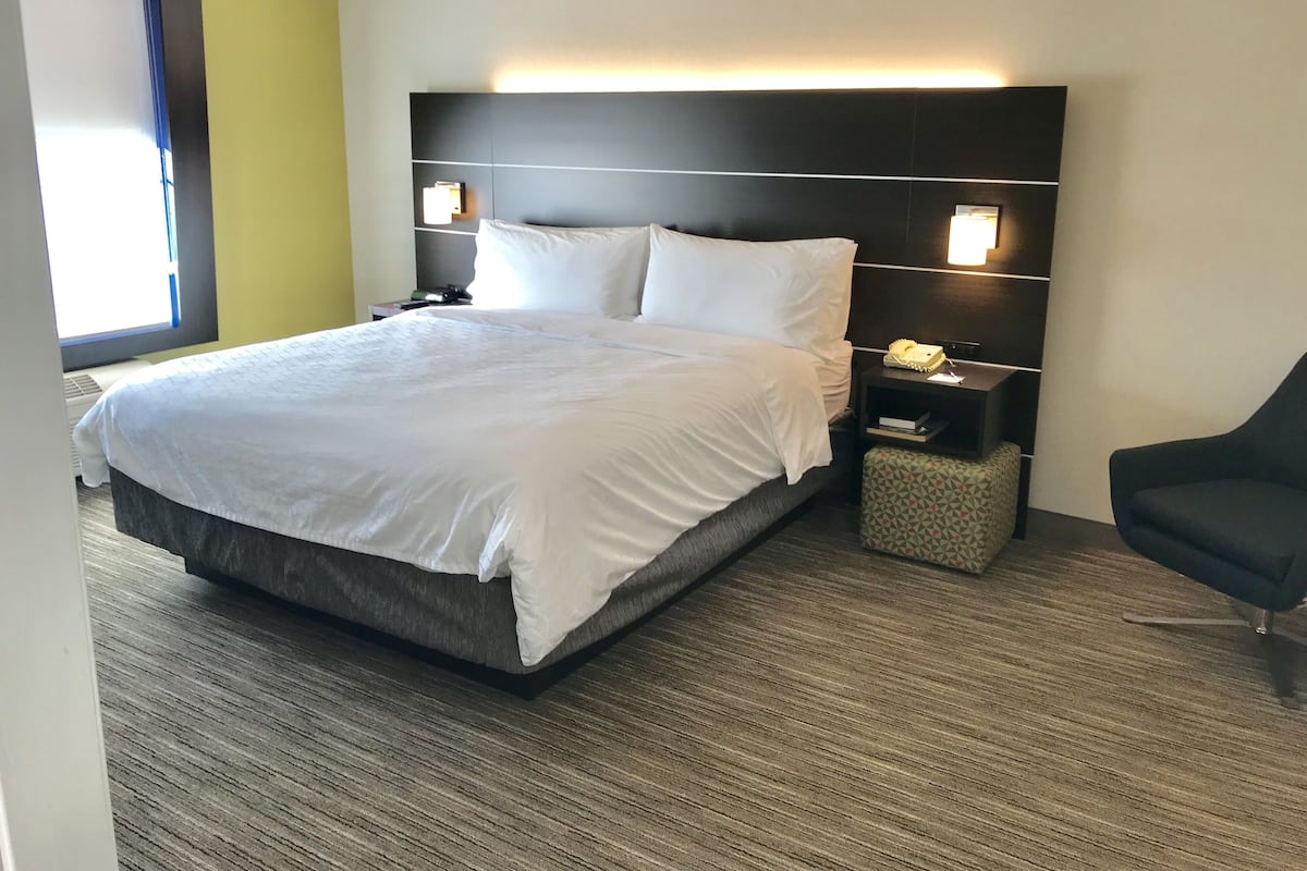 In-room safe, iron/ironing board, free cribs/infant beds, rollaway beds
