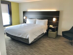 Zimmersafe, Bügeleisen/Bügelbrett, kostenlose Babybetten, Zustellbetten