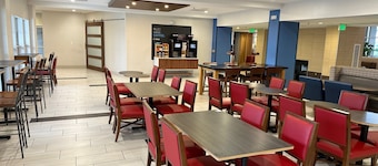 Holiday Inn Express Hotel & Suites Tracy by IHG