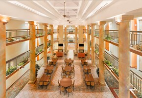 Desayuno continental incluido todos los días 