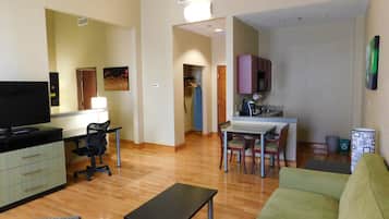 Standard Room, Multiple Beds | Living area | 48-inch flat-screen TV with cable channels, TV