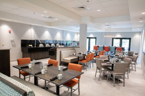 Holiday Inn Hotel & Suites Raleigh / Cary by IHG