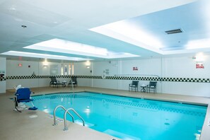 Piscine intérieure