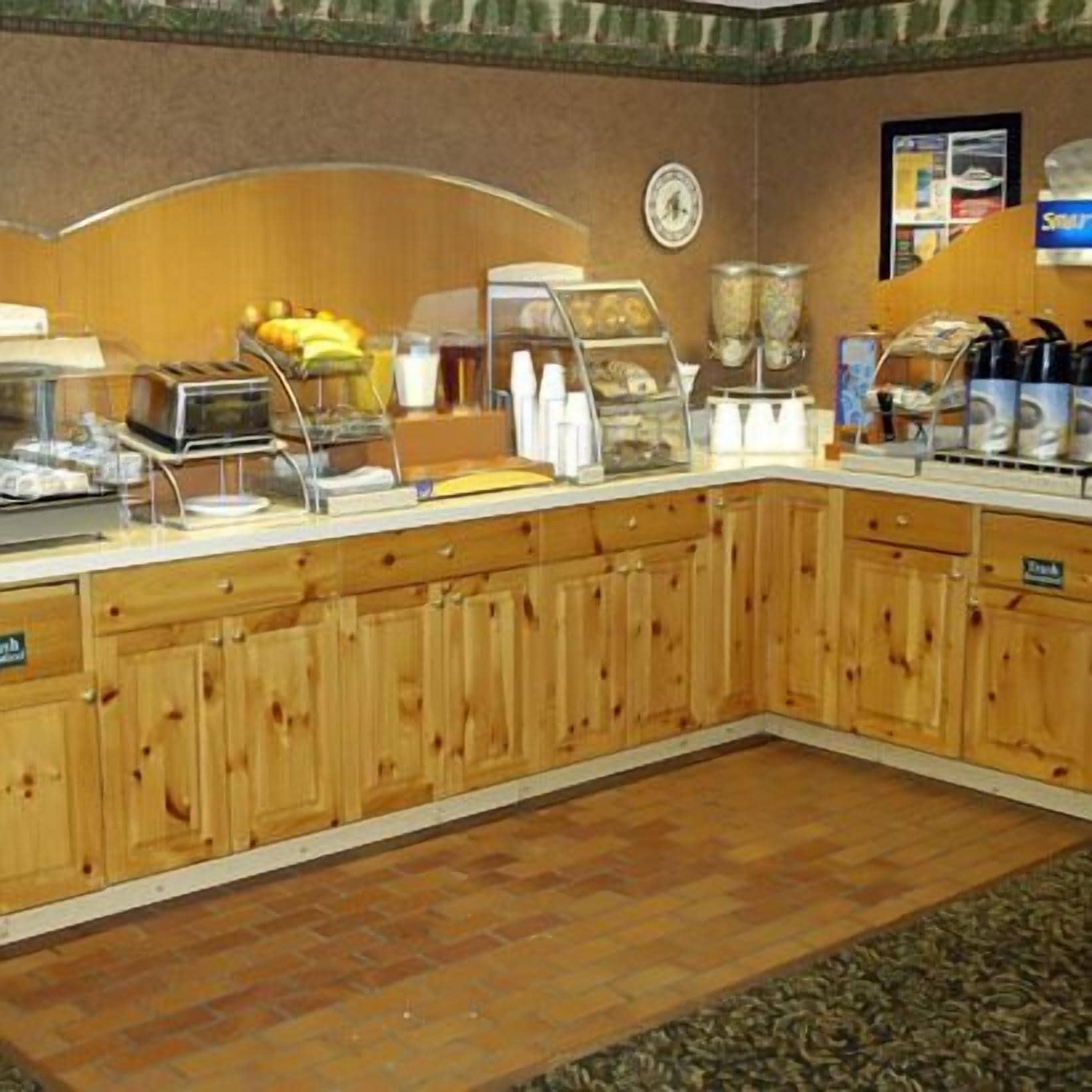 Free daily continental breakfast