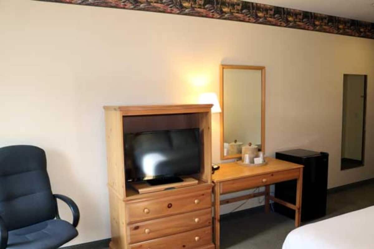 1 bedroom, desk, free WiFi, bed sheets