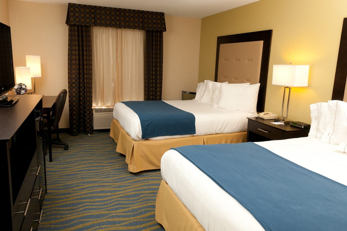 1 bedroom, premium bedding, in-room safe, desk