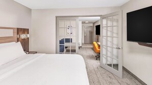 Unclassified image, 5 of 46, button - Holiday Inn Express & Suites Bloomington - Normal by IHG (Normal)