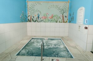 Indoor pool, pool loungers