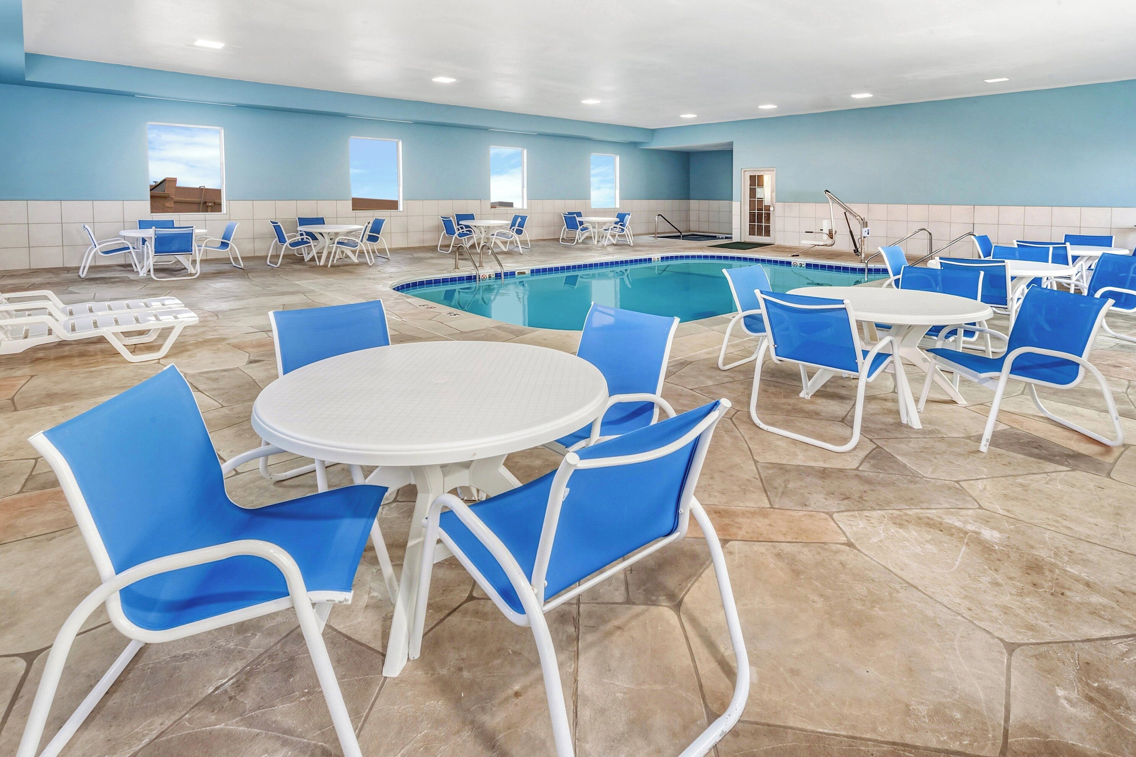 Indoor pool, pool loungers