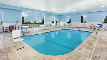 Indoor pool, sun loungers