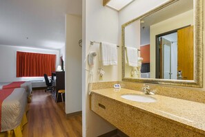 Escritorio, wifi gratis, ropa de cama