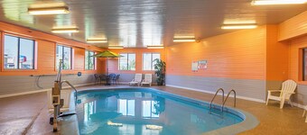 愛荷華滑鐵盧 - 十字路口購物中心 - 雪松瀑布 6 號汽車旅館