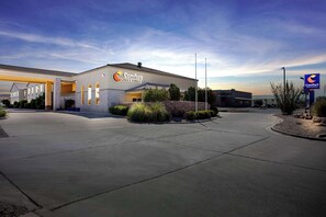 Exterior - Comfort Inn & Suites I-25 near Spaceport America (Truth or Consequences)
