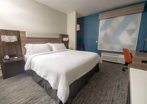 Standard Room, 1 King Bed, Mobility Accessible (Communications, Transfer Shower) | Desk, laptop workspace, iron/ironing board, free cribs/infant beds - Holiday Inn Express Hotel & Suites Frackville by IHG (Frackville)