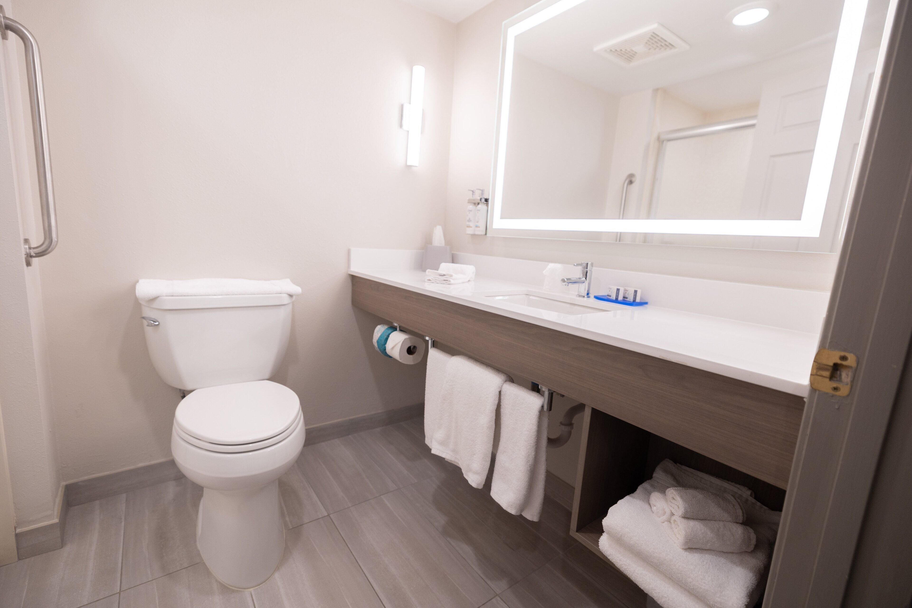 suite, 1 king bed with sofa bed | desk, laptop workspace, iron/ironing board, free cots/infant beds